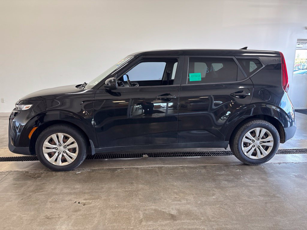 Used 2021 Kia Soul LX FWD image 1