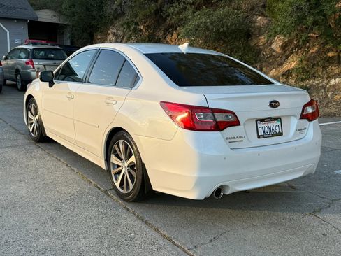 Used 2017 Subaru Legacy 2.5i Limited AWD/4WD image 5