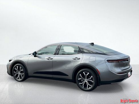 Certified 2025 Toyota Crown AWD/4WD image 5