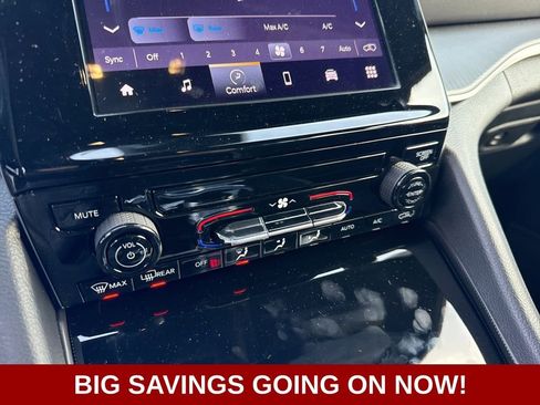 New 2025 Jeep Grand Cherokee L Laredo image 32