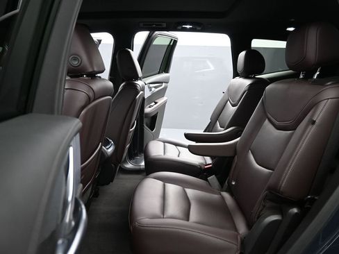 Used 2024 Cadillac XT6 Premium Luxury w/ Technology Package image 18