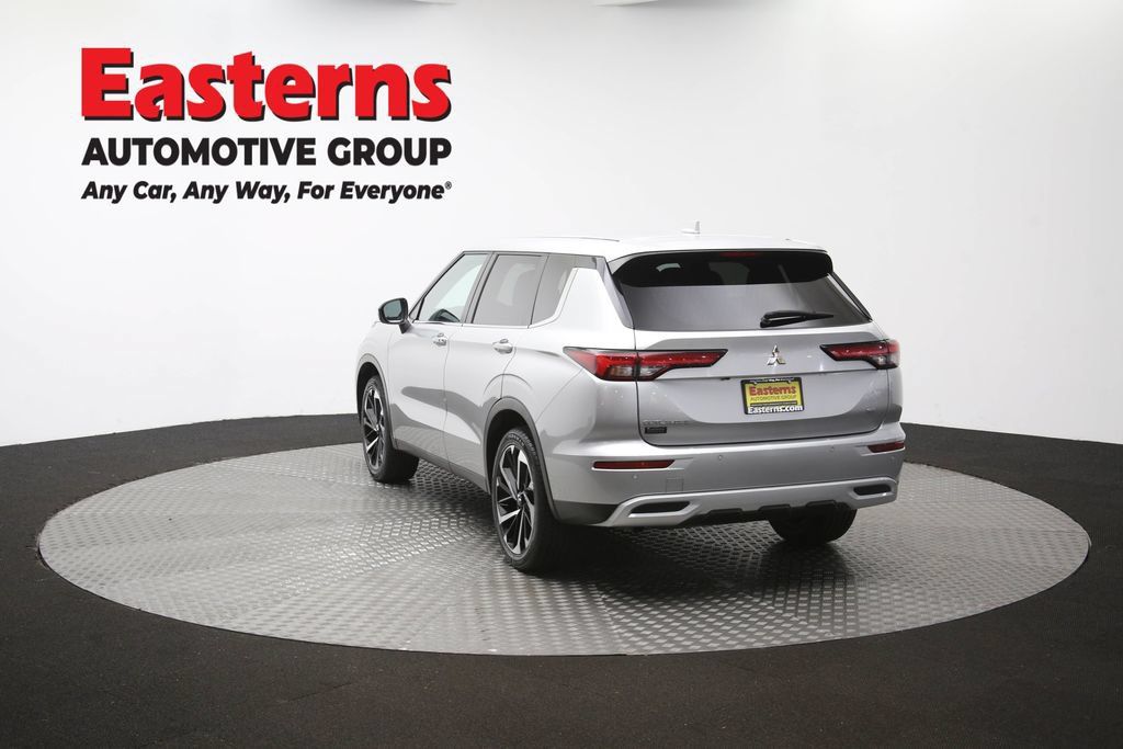 Used 2024 Mitsubishi Outlander SE AWD/4WD image 65