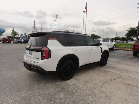 Used 2025 Nissan Armada PRO-4X w/ Pro-4X Premium Package AWD/4WD image 11