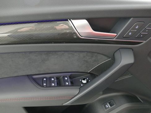 Used 2025 Audi SQ5 Premium Plus image 11