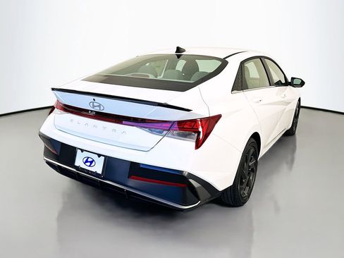 New 2026 Hyundai Elantra SEL Sport image 5