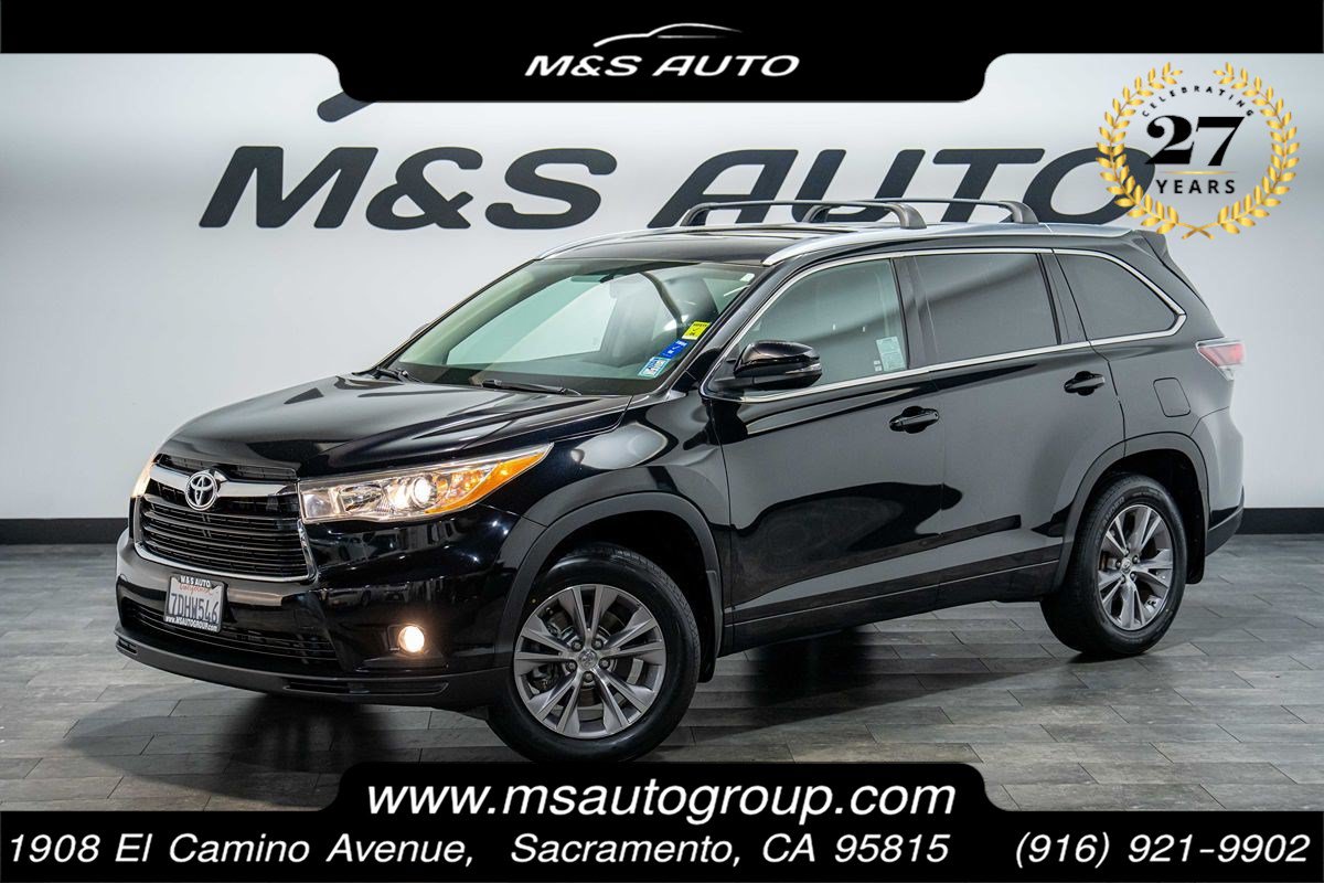 Used 2014 Toyota Highlander XLE AWD/4WD image 1