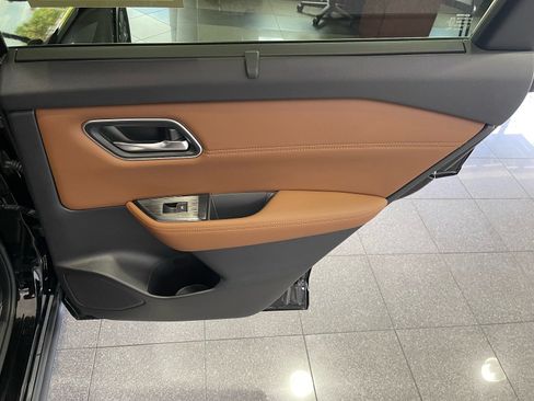 Used 2025 Nissan Rogue Platinum w/ Tech Package FWD image 44