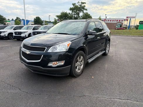 Used 2012 Chevrolet Traverse LT w/ LPO, 'HIT The Road' Package FWD image 18