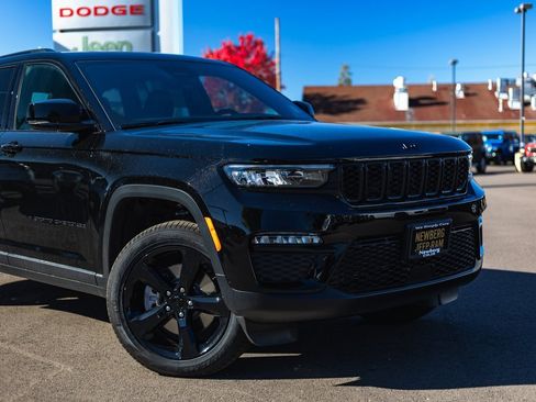 New 2025 Jeep Grand Cherokee Limited w/ Black Appearance Package image 3