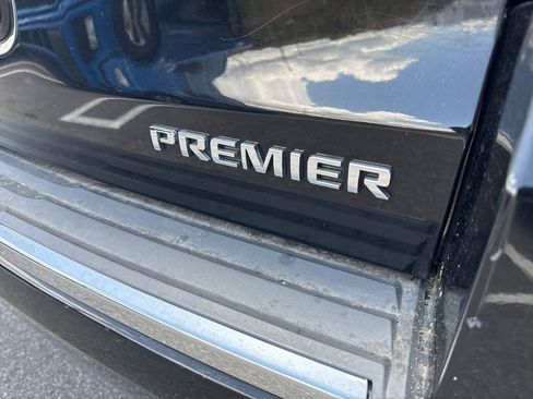 Used 2019 Chevrolet Suburban Premier AWD/4WD image 12