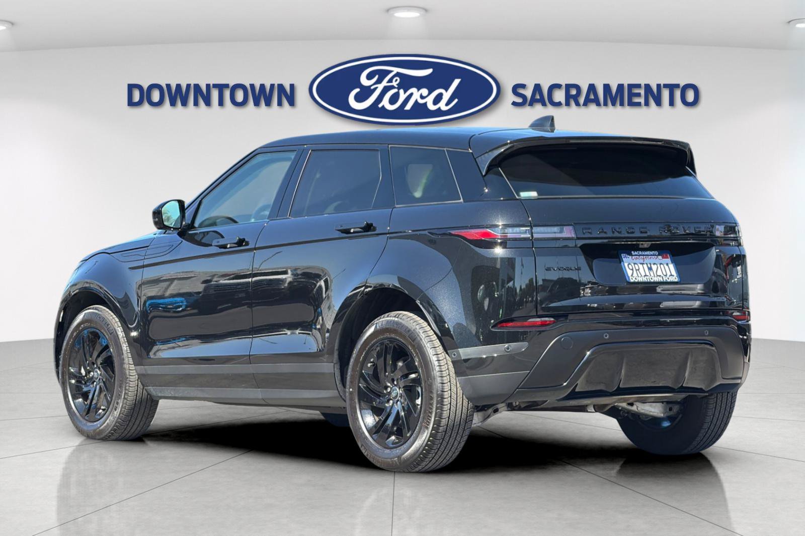 Used 2025 Land Rover Range Rover Evoque S AWD/4WD image 5