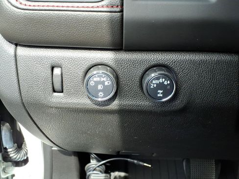 Used 2019 GMC Canyon All Terrain w/ All Terrain X Package AWD/4WD image 32