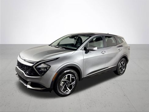 Used 2023 Kia Sportage LX image 2