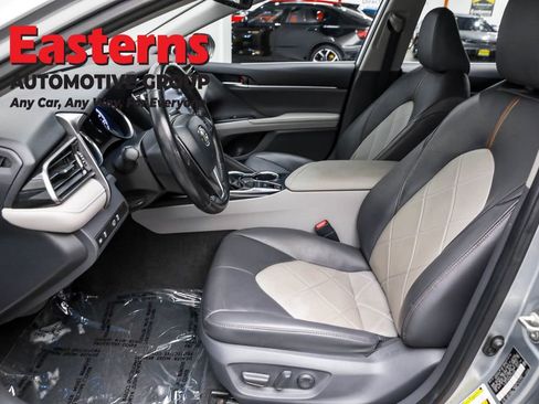 Used 2019 Toyota Camry XLE image 14