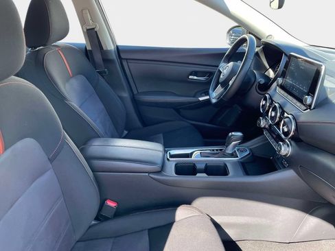 Used 2025 Nissan Sentra SR FWD image 10