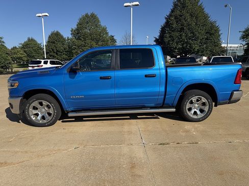 Used 2025 RAM 1500 Big Horn AWD/4WD image 3