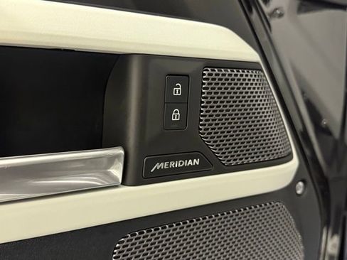 New 2024 Land Rover Defender 110 S image 30