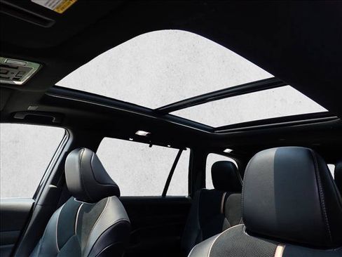 Certified 2025 Toyota Grand Highlander AWD Hybrid image 16