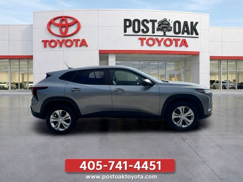 Used 2024 Chevrolet Trax LS FWD image 8