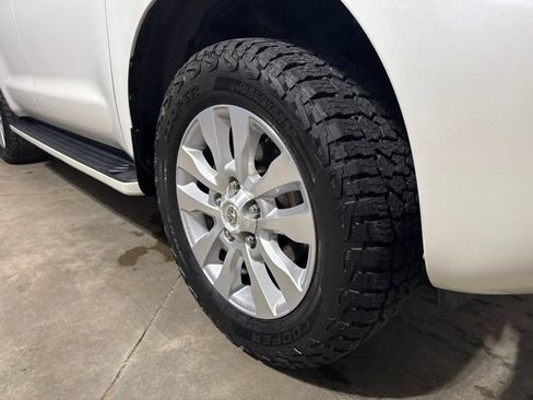 Used 2015 Toyota Sequoia Platinum AWD/4WD image 20