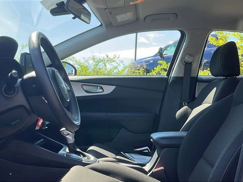 Used 2023 Kia Forte LXS FWD image 10