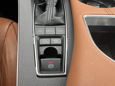 Used 2020 Toyota Avalon Limited w/ Advanced Safety Package image 25