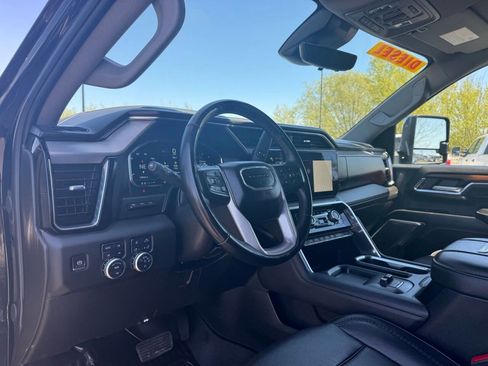 Used 2024 GMC Sierra 3500 Denali w/ Denali Reserve Package AWD/4WD image 17