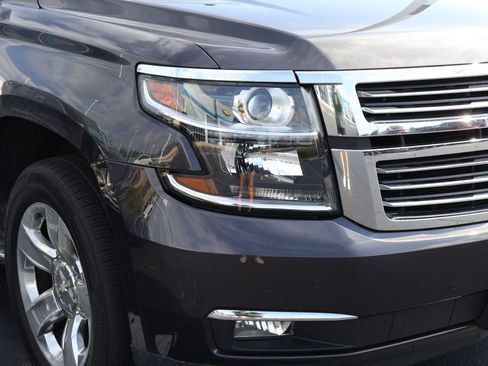 Used 2017 Chevrolet Suburban Premier AWD/4WD image 4