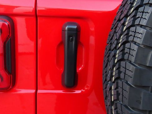 Used 2024 Jeep Wrangler Sport S image 19