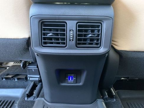 Used 2025 Toyota RAV4 LE AWD/4WD image 31
