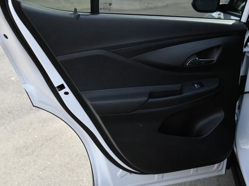 Used 2025 Buick Envista Preferred FWD image 35