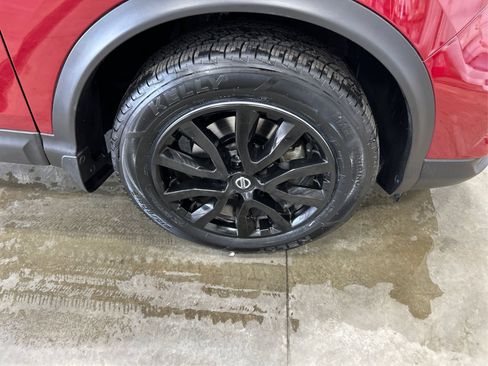 Used 2020 Nissan Rogue Sport SV FWD image 22