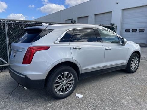 Used 2017 Cadillac XT5 Luxury w/ Driver Awareness Package AWD/4WD image 9