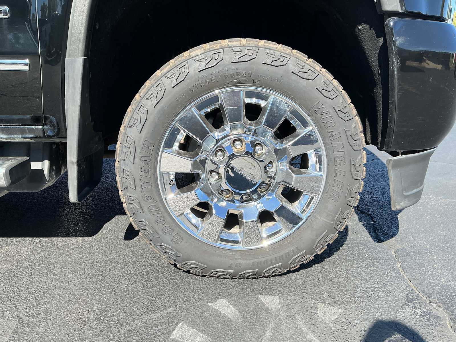 Used 2017 GMC Sierra 2500 Denali w/ Duramax Plus Package AWD/4WD image 18