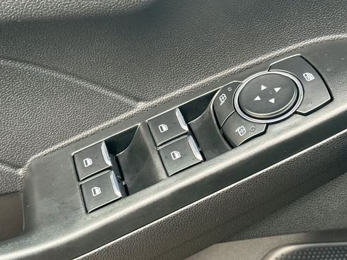 Certified 2025 Ford Escape SE w/ PHEV Premium Package image 13