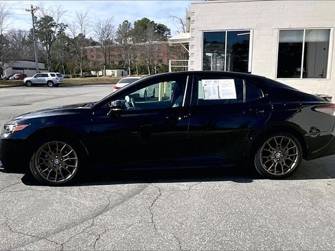 Used 2023 Toyota Camry SE w/ Convenience Package image 6