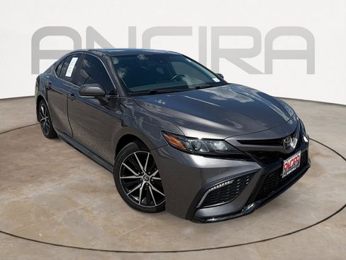 Used 2023 Toyota Camry SE FWD image 4