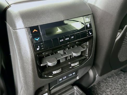 New 2026 Jeep Grand Cherokee L Limited AWD/4WD image 33