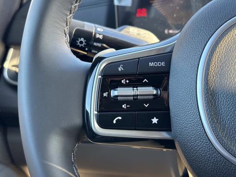 New 2026 Kia Carnival EX image 24