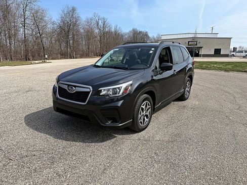 Used 2019 Subaru Forester Premium w/ All-Weather Package image 5