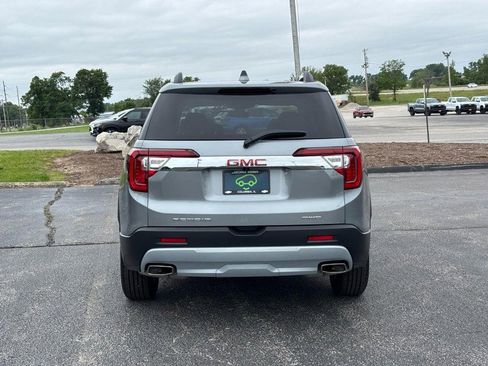 Certified 2023 GMC Acadia SLT w/ Technology Package AWD/4WD image 4