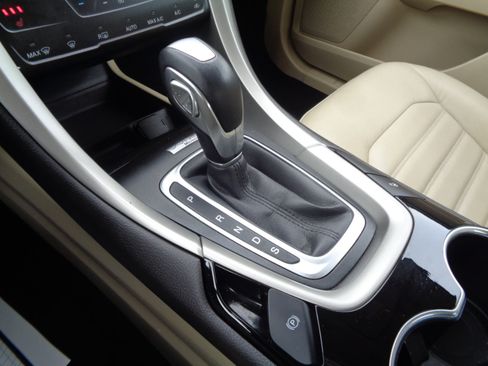 Used 2014 Ford Fusion SE w/ Equipment Group 202A image 36