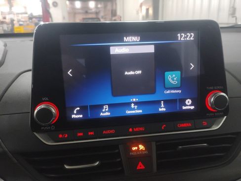 Used 2024 Nissan Altima 2.5 SV image 11