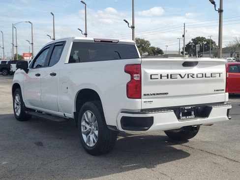 Used 2022 Chevrolet Silverado 1500 Custom image 5