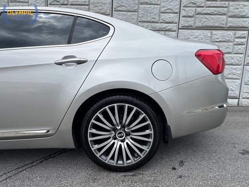 Used 2015 Kia Cadenza Premium w/ Technology Package FWD image 10