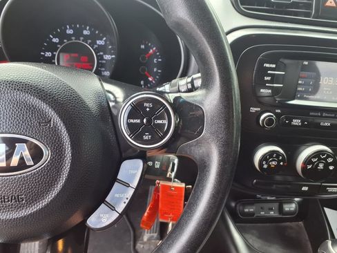 Used 2015 Kia Soul FWD image 10