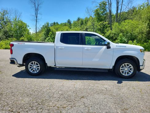 Used 2021 Chevrolet Silverado 1500 LT AWD/4WD image 4
