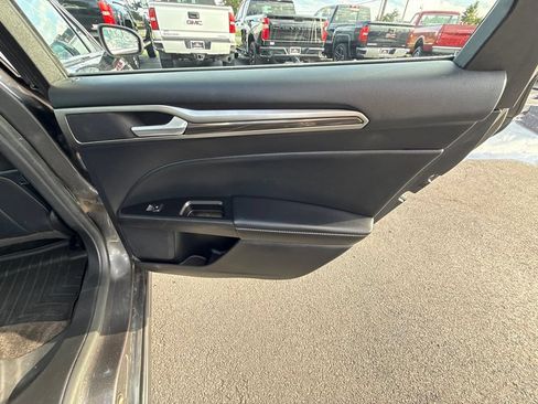 Used 2018 Ford Fusion SE w/ Fusion SE Technology Package FWD image 14
