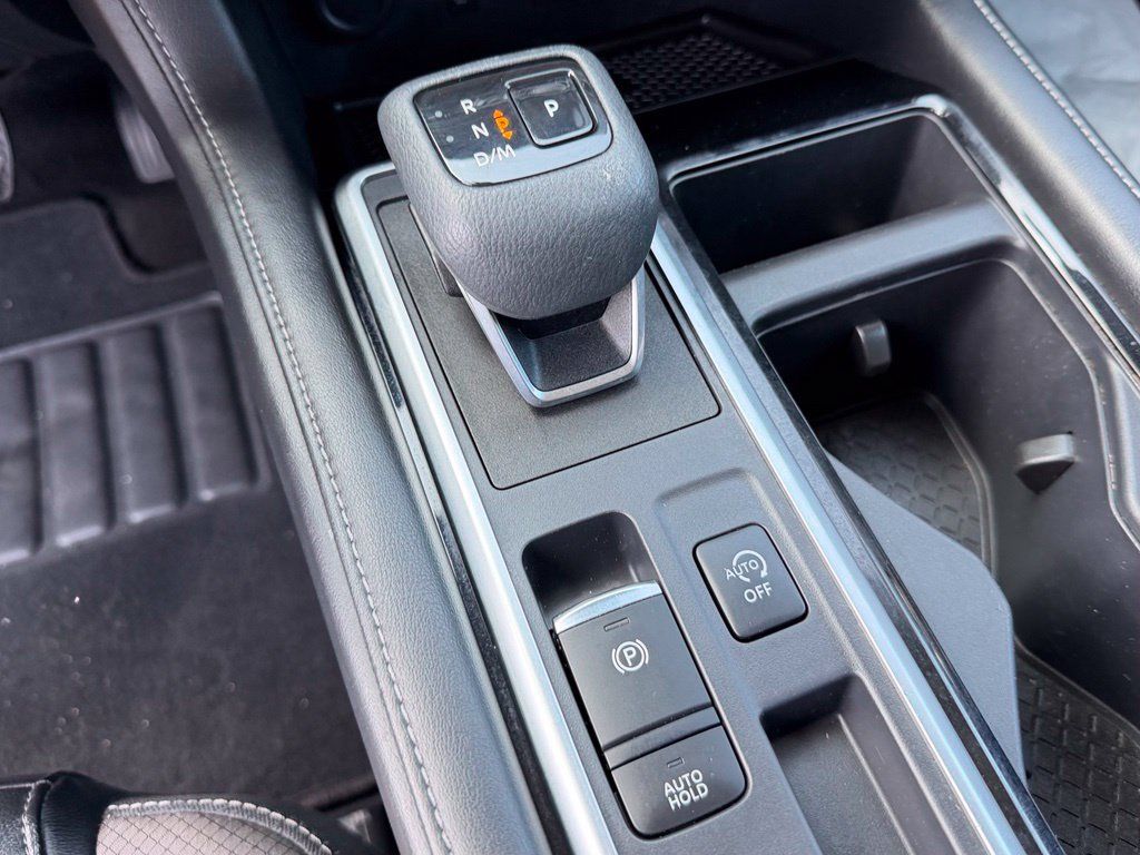 Certified 2023 Nissan Pathfinder SL FWD image 21