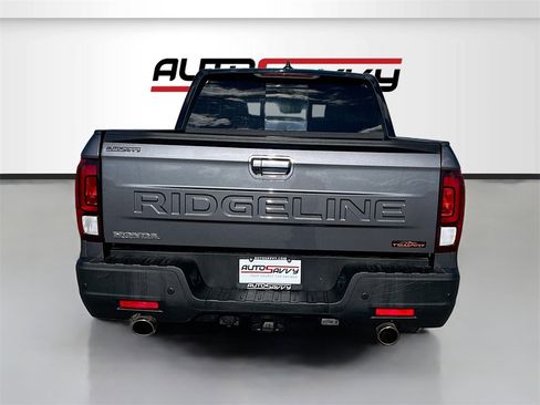 Used 2025 Honda Ridgeline TrailSport image 6